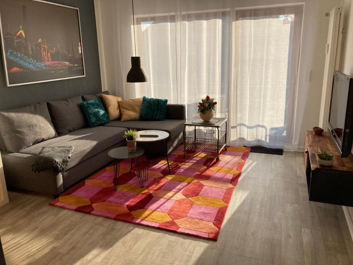 Living At Saarpartments -Adults Only- 2 Bedroom, Netflix - Business & Holiday Apartments For Long- And Short Term Stay, 3 Min To Train Station, Secure E-Bike Parking! Sarrebruck Extérieur photo