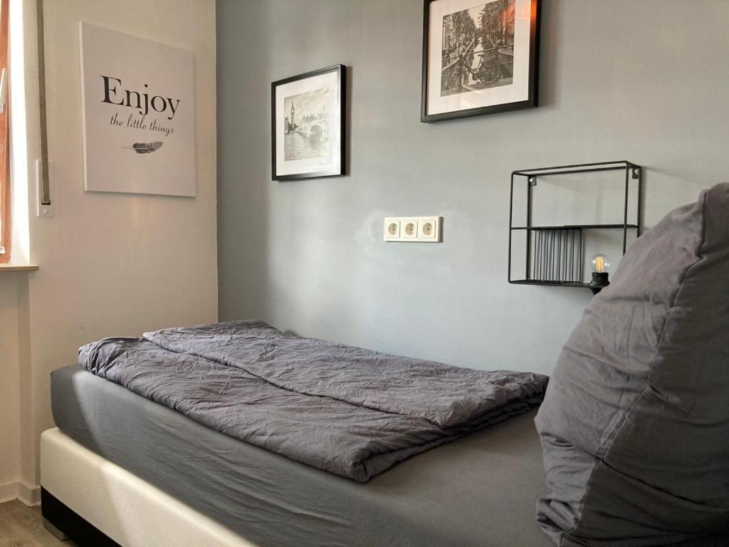 Living At Saarpartments -Adults Only- 2 Bedroom, Netflix - Business & Holiday Apartments For Long- And Short Term Stay, 3 Min To Train Station, Secure E-Bike Parking! Sarrebruck Extérieur photo